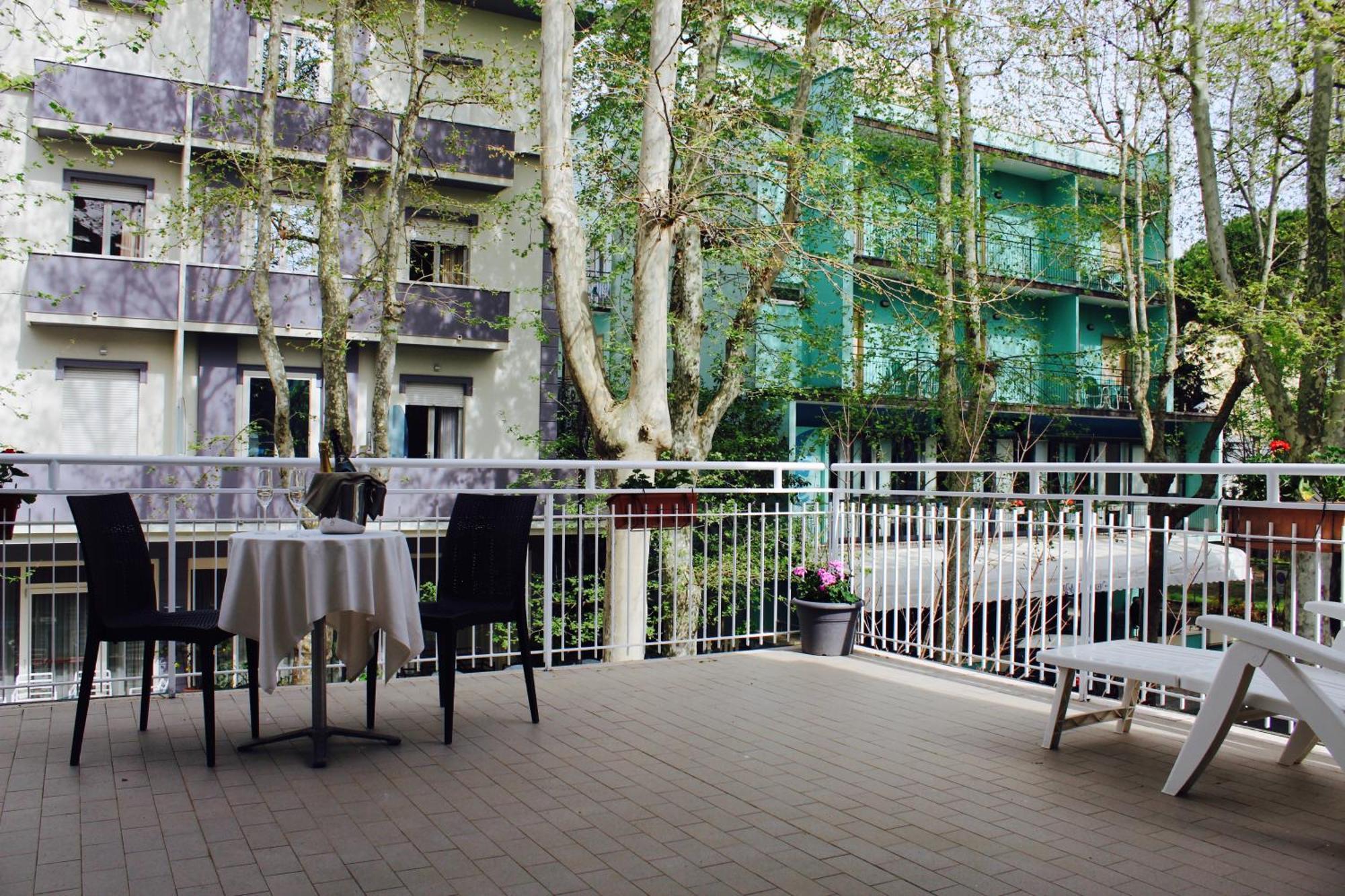 Blue Loft Hotel Cesenatico Exterior photo